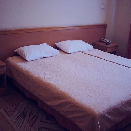 Ural Hotel Magnitogorsk Extérieur photo